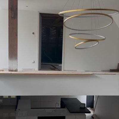 Installation de luminaires (lustres et suspensions design)